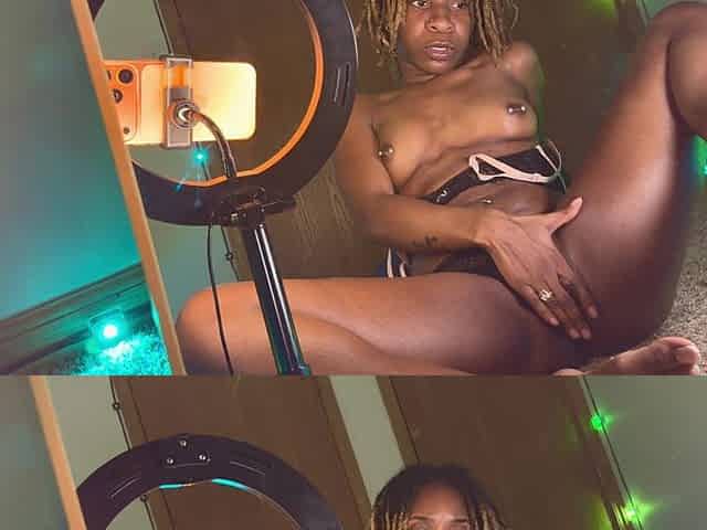 Sexy Ebony Pretty Soles and Creamy Pussy