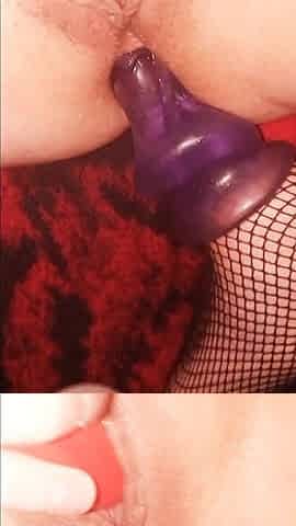 Widening my butt and twat lips I wish penetration!