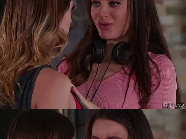 Hawt Brunettes Have Ardent Bed Sex