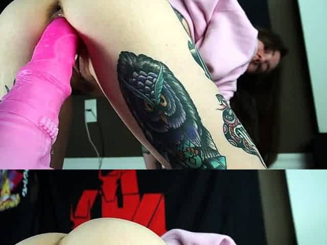 Natural brunette solo toying