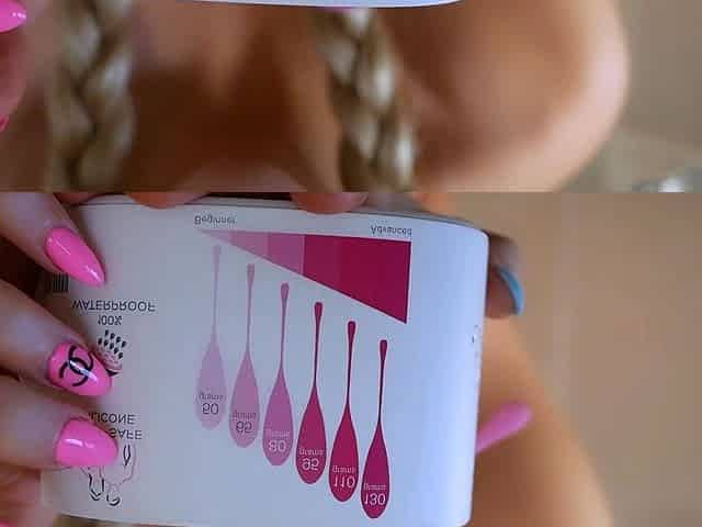 Blonde teen vicki toy fuck her shave sex holes