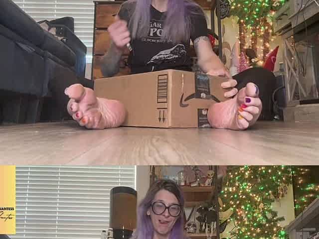 67 Giantess Crams Size 16 Feet in Size 14 Converse