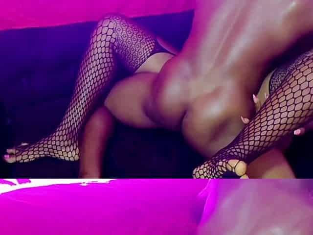 Hot Sexy Ebony Loves to Fuck in Her Couch