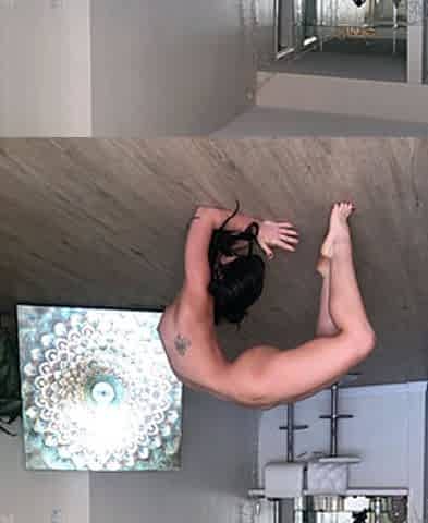 Brunette Solo Webcam Masturbation
