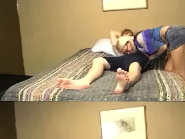 Milf Roberta catches daughter JC Simpson and decides to