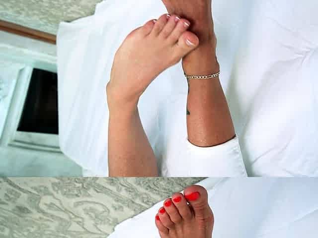 JOI Feet Tease with Sandy and Alexis