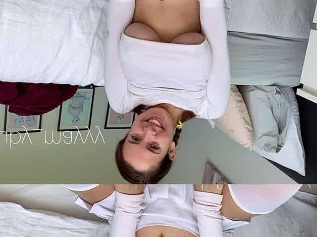 Hot amateur webcam teen masturbates for their fans