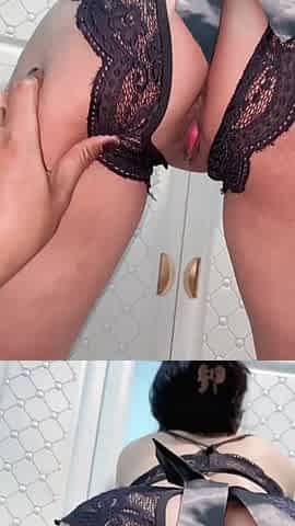 Viral: Former adult magazine advertisement model shows off her hawt snatch and body