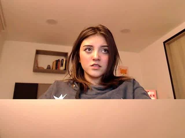 Amateur Close Up Squirting Masturbation