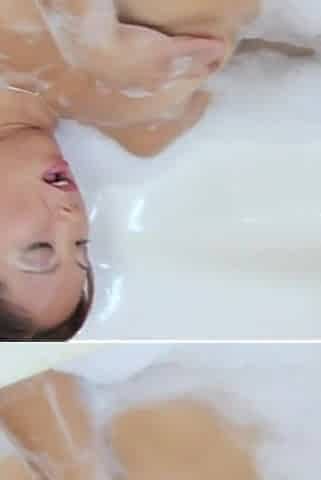 Young Horny Thai Girl Fingering Wet Tight Puussy