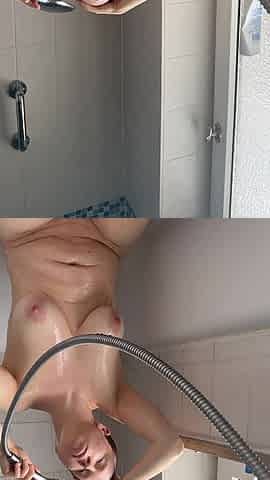 Hot Teen Shaves Her Pussy
