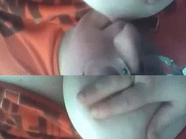 BBW With Huge Natural Tits Plays On Webcam