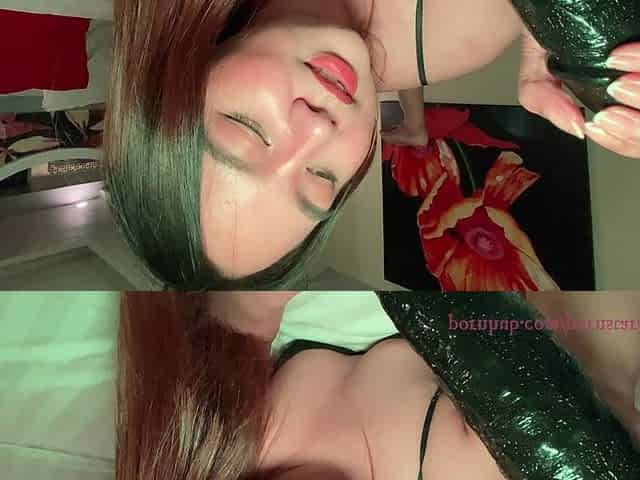 Trying a 10-inch Dildo for the First Time - Sharinami