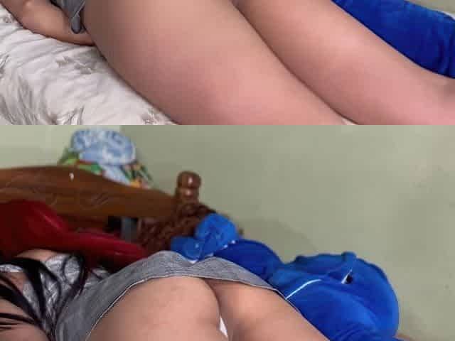 roommate masturbate her juicy twat