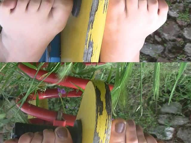 Amateur chick show her toes for a foot fetish outdoors