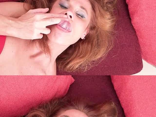 Mature Sandra Has Some Big Juicy Wet Pussylips - MatureNl