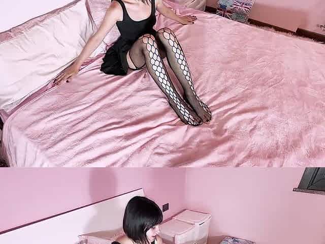 I make this gorgeous blameless amateur gal screech with fun and cum on her nylons ROOMMATE