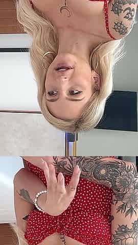 Flexible Blonde with Nice Pussy Getting Stretched