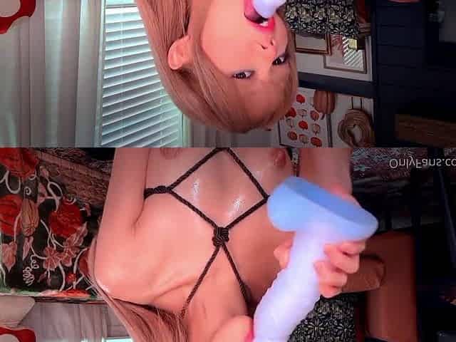 Cute Oriental solo ride vibrator