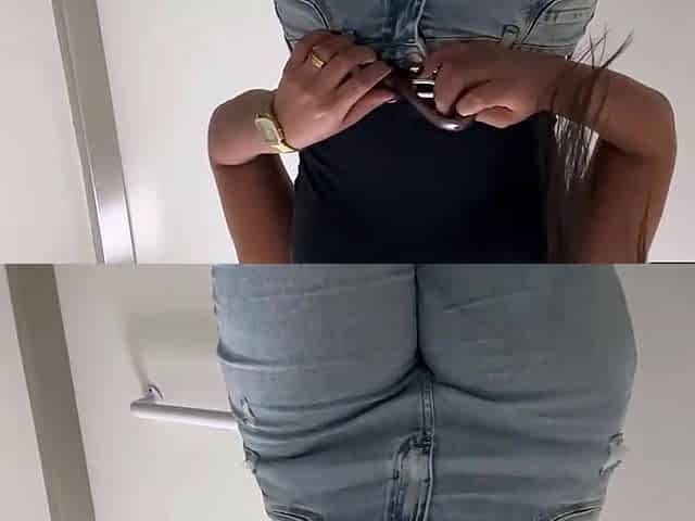 MARRIED ANGELBRAZIL IN SIRIRICA IN A PUBLIC PLACE AND