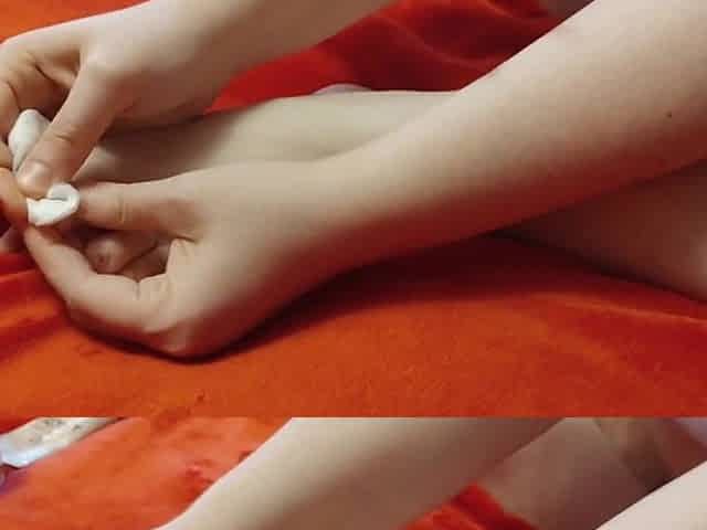 foot massage with lotion