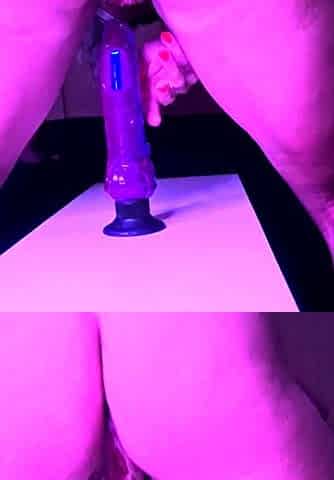 Close up amateur beauty uses her toy to masturbates