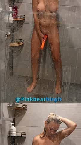 Hot MILF Is Having Multiple Magic Wand Orgasms in Shower