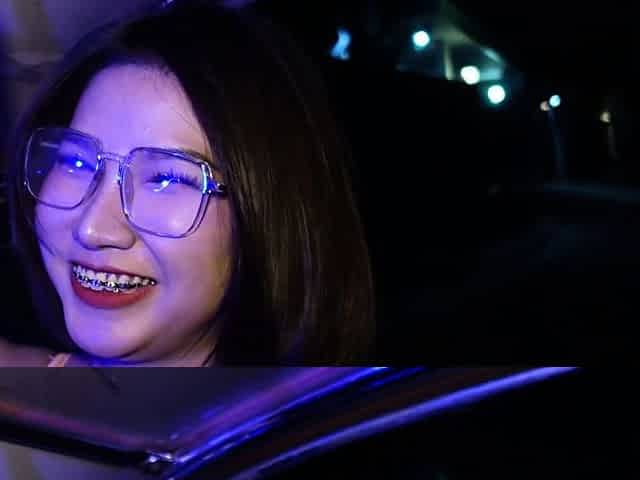 Big tits Thai MILF picked up in a TukTuk