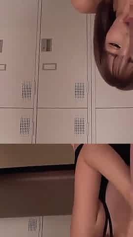 Bitch Trainer a Gym Babe Uses Her Exquisite Licking Technique to Bone Gym Boys. Part.2