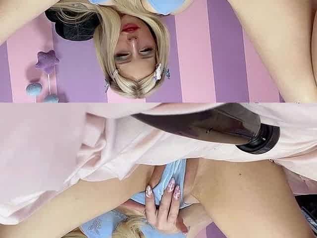 Webcam blonde babe fucks and sucks her boyfriend off