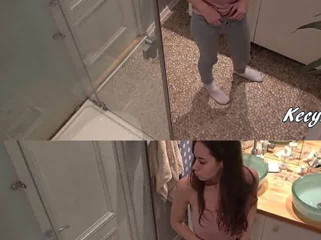 Breasty Kecy in the shower