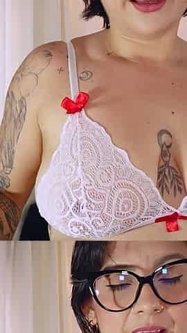 Nurse masturbates for u