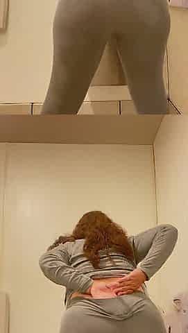 Exotic Teacher likes Widening her Booty for the Public????
