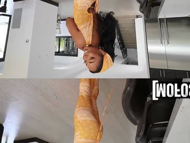 Small Sexy Black Has Large Squirting Climax - MOFOS21