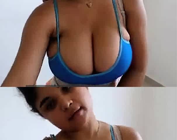 Mega Peituda: Enormous Natural Tits on Webcam