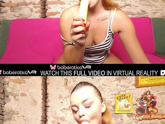 Solo pleasing model Daphne Klyde groans madly whilst playing with dildo in VR.