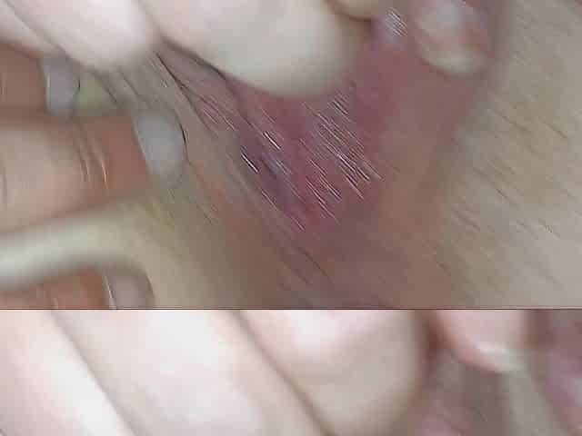 Juicy vagina stretches wide open