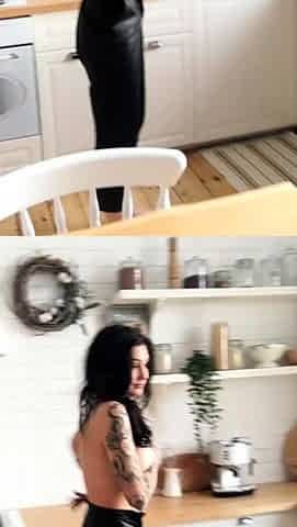 Big boob brunette masturbates on webcam