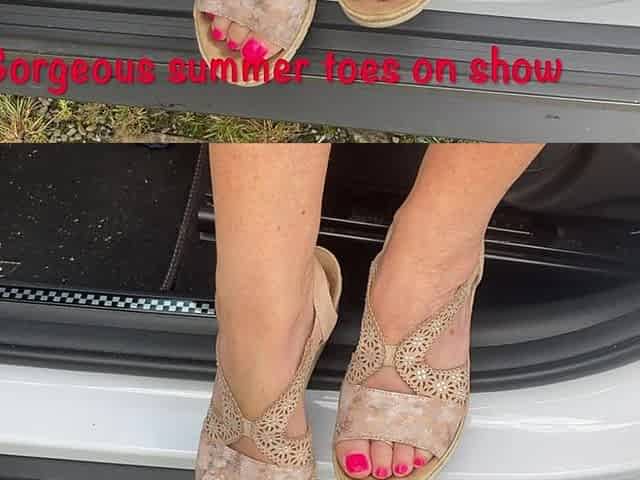 Mrs Mature Feet Out in the Sun
