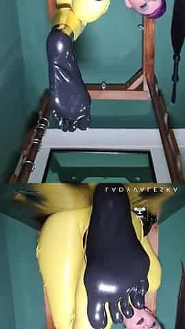 Worshipping latex feet and latex gloves