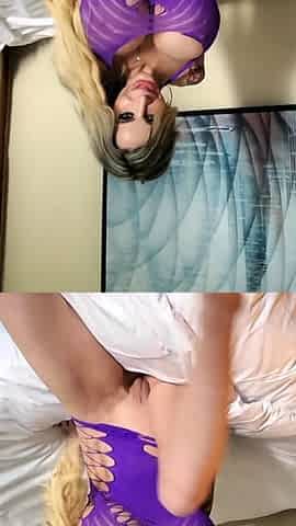 Masturbating loving babe solo toy plays with enthusiasm
