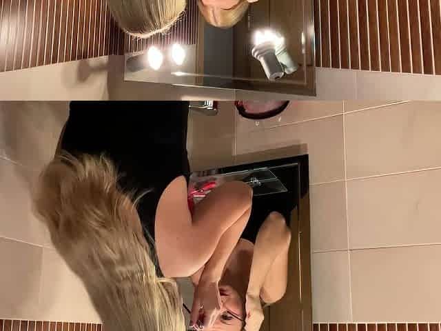 Ivy Roses - Goes Wild in Public