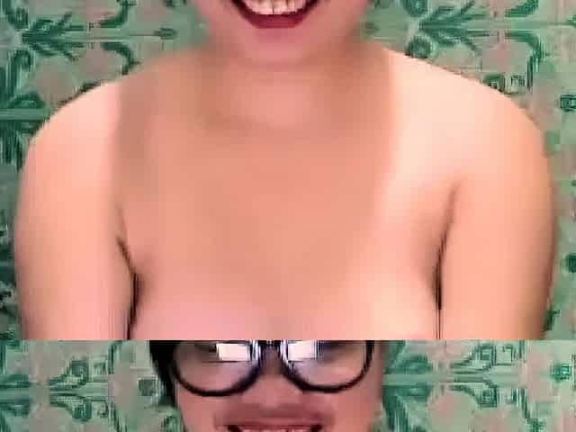 Filipina webcam girl plays for you