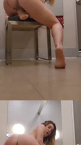 PAWG MILF is going bad with didlo in the changing rooms