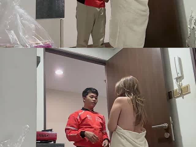 I Screw the Food Delivery Chap and Make Satisfy Him