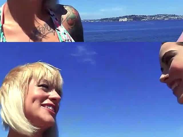 Tattooed mummy and blonde enjoy a super-steamy 3some