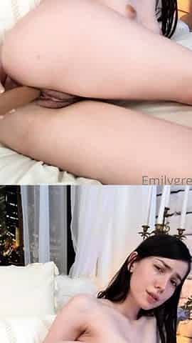 Hot amateur webcam teen masturbates for their fans