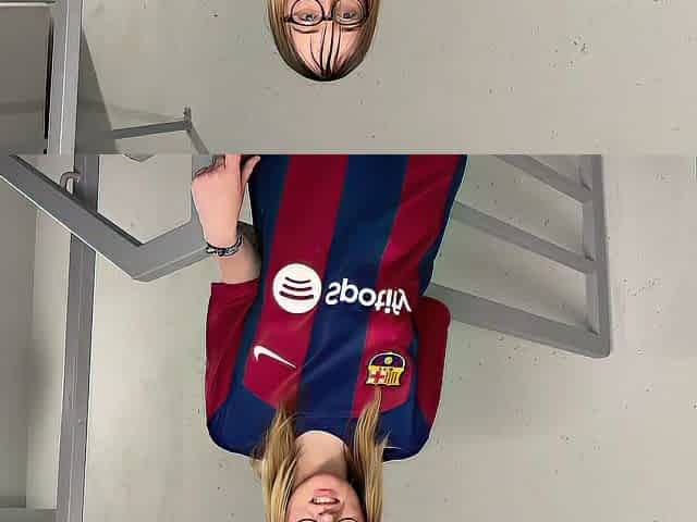 A Barcelona Supporter Banged By PSG Fan in The Corridors Of The Football Stadium !!!