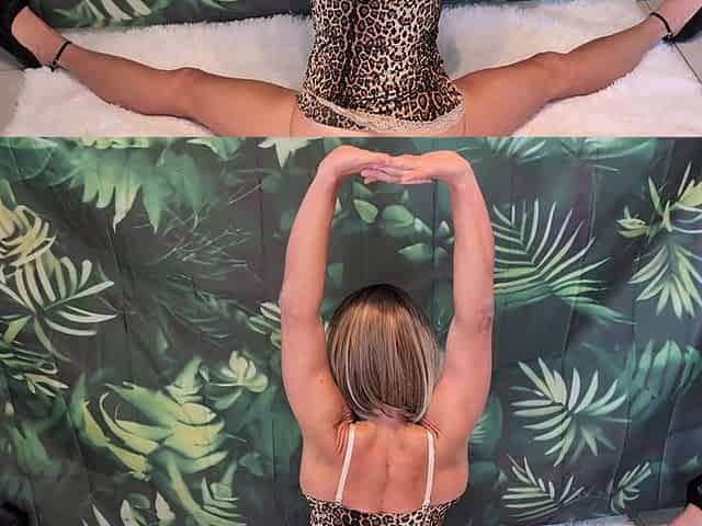 Flexible Lesbians Masturbate and Lick Pussy