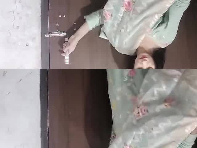 Indian Muslim Girl Ko Paise Dekar Jabar Dasti Pela
